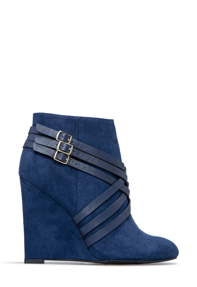 shoedazzle wedge boots